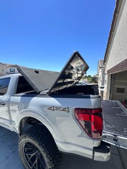 Ford F-150 tonneau cover bed cover