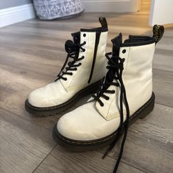Dr. Martens 1460 Pascal Zip Boots – Women’s Size 6 US – Off-White Leather Combat Boots