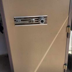 Diplomat 250 Safe