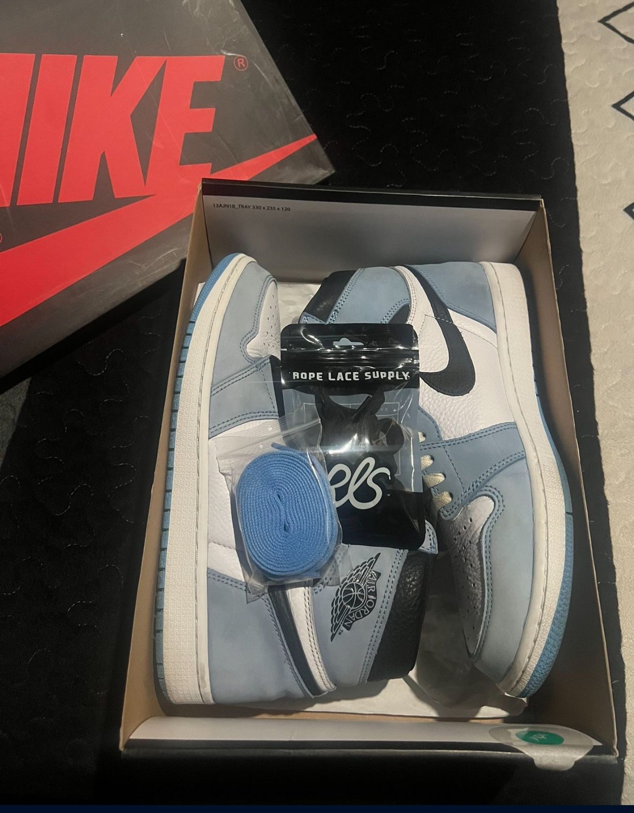 Jordan 1 high uni blue 11M