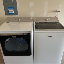 Maytag Washer and Dryer (delivery available)