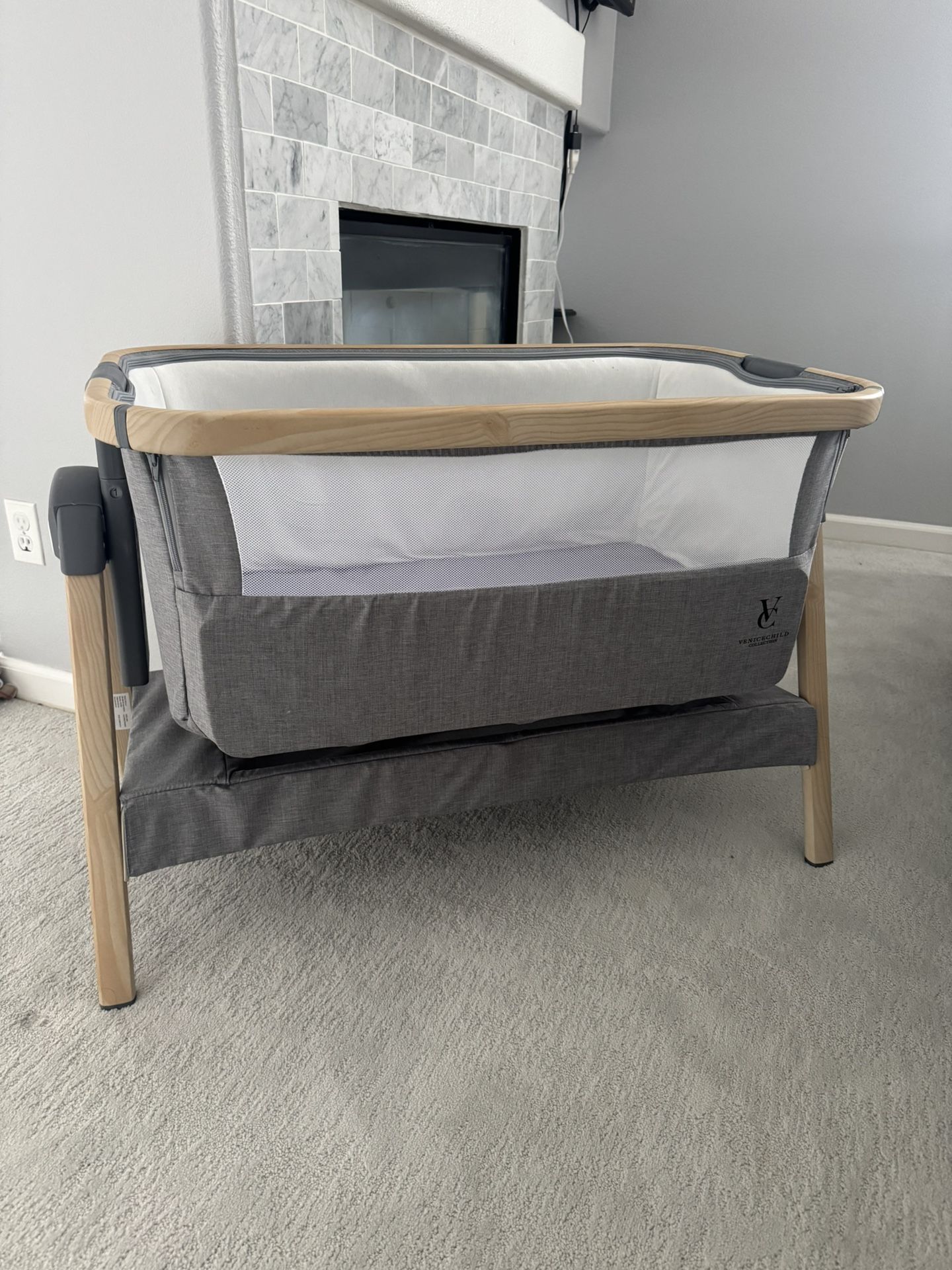 Venice Child California Dreaming Bedside Bassinet Crib