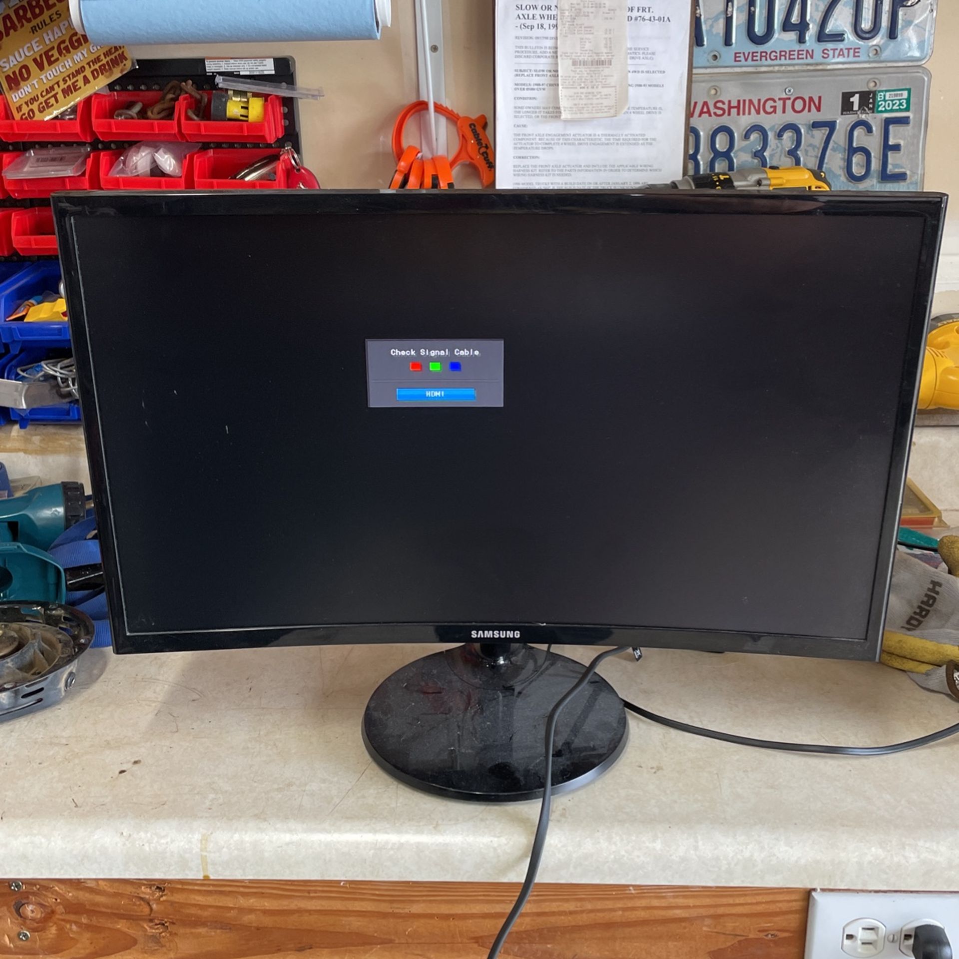Curved Samsung PENDING Monitor 24 Inch For Gaming  40 Bucks.  PENDING 