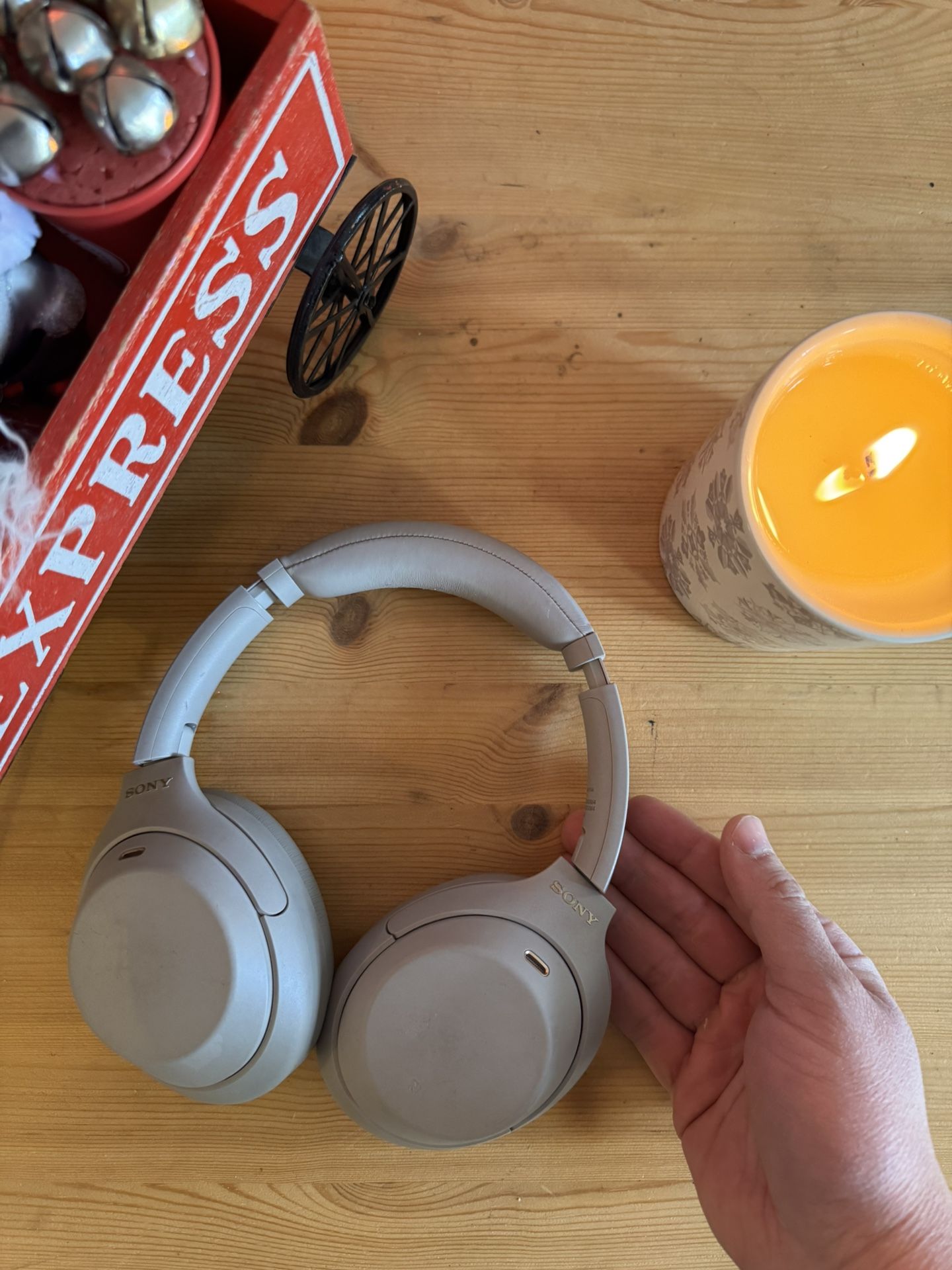 Sony WH-1000XM4 Noise Cancelling Headphones Airplane Plane Best White