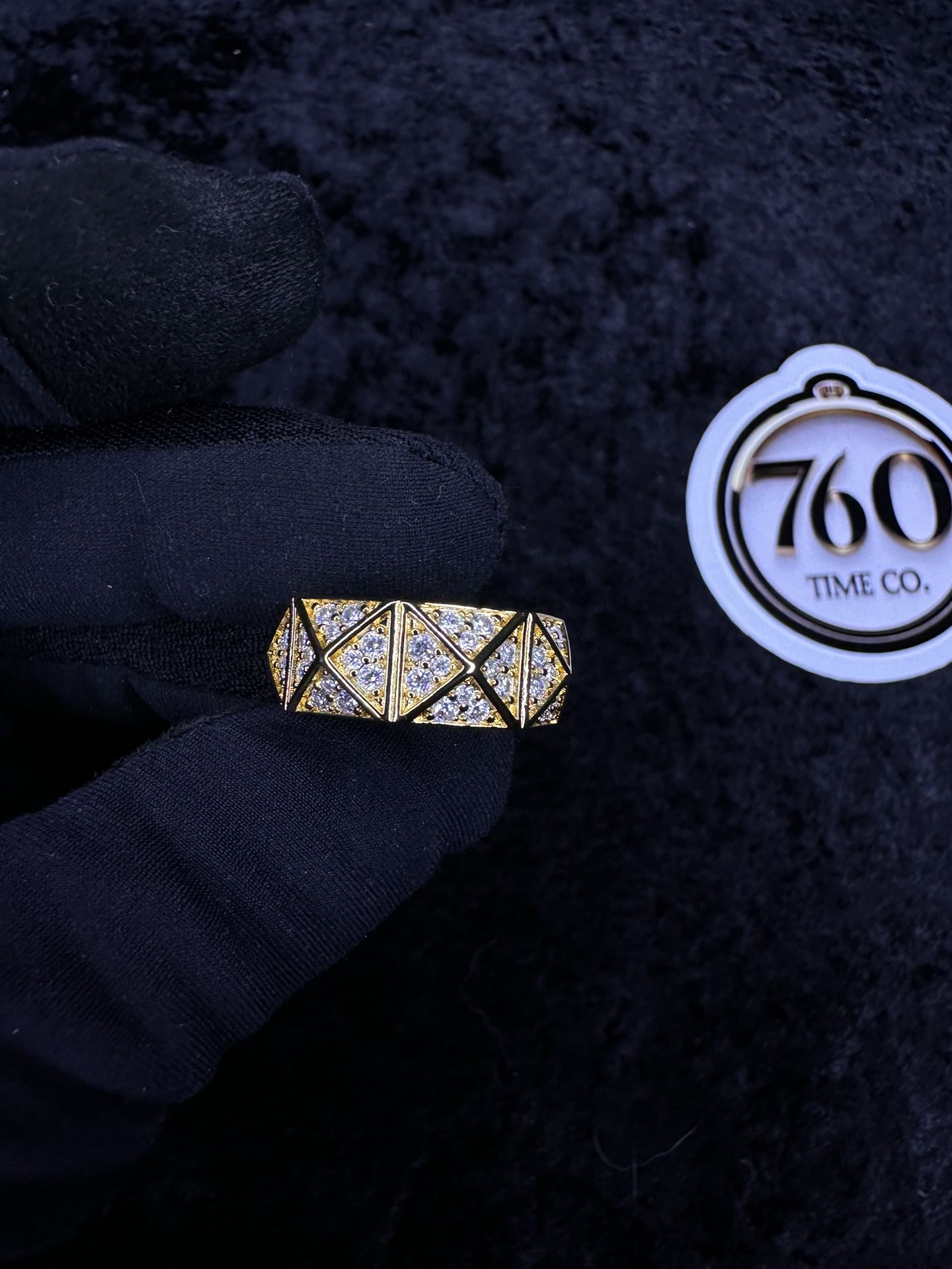 Luxury Geometric Moissanite Ring – 18K Gold Finish