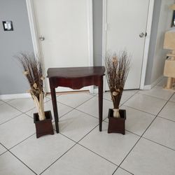 Desk Table W/ Set Of Decor Flowers 