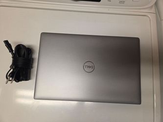 Dell Latitude 5520 15.6 Inch Touchscreen Intel i7-1185G7 11th Gen 512 GB M.2 NVMe SSD 1x16 GB Ram Memory
