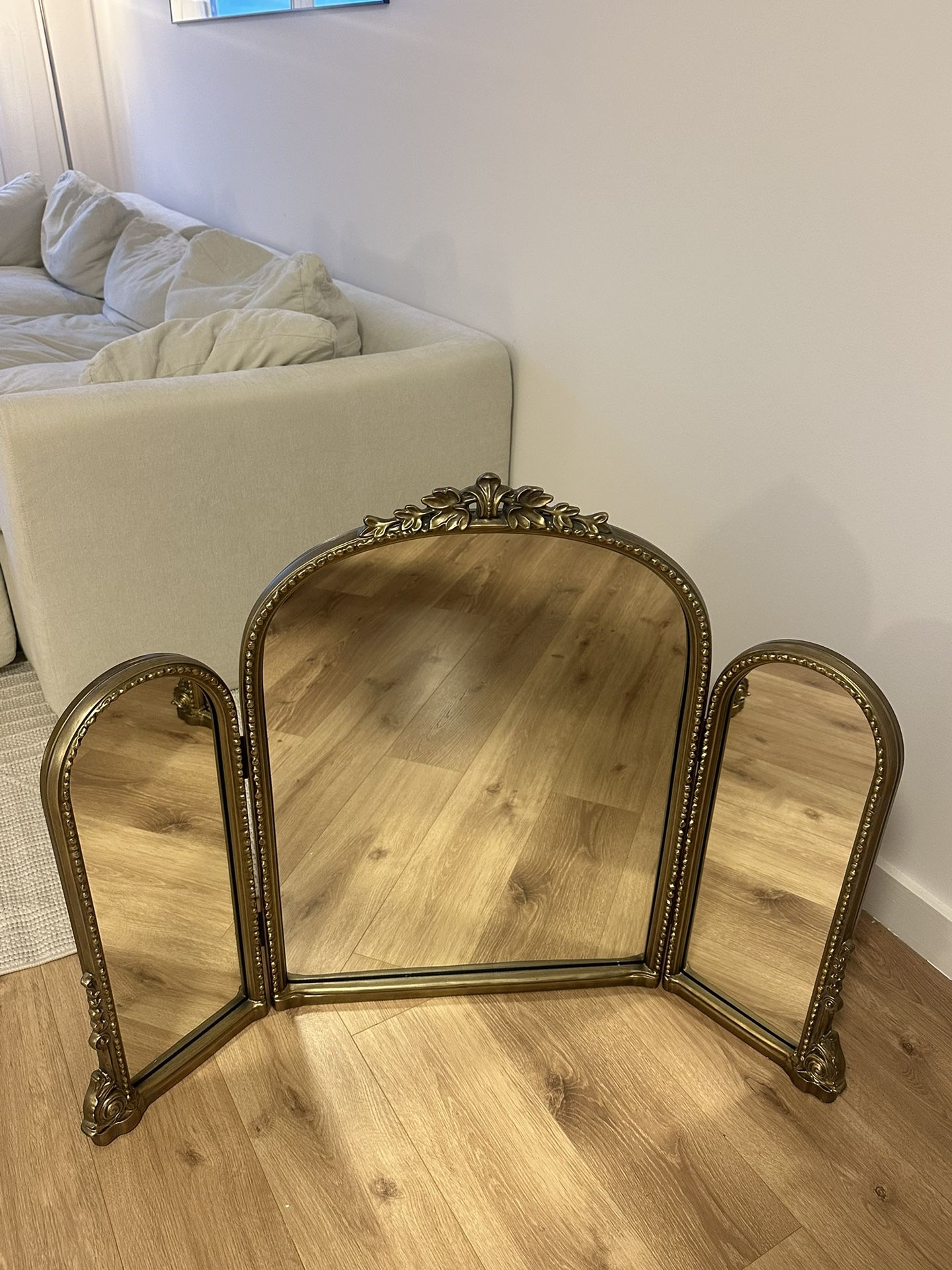 Anthropologie Gleaning Primrose Triptych Mirror — Perfect Condition
