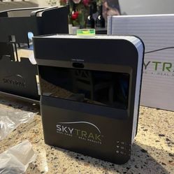 Skytrak Launch Monitor Indoor Golf Simulator