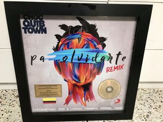 Cuadro de certificación Digital De Single de Oro a Farruko