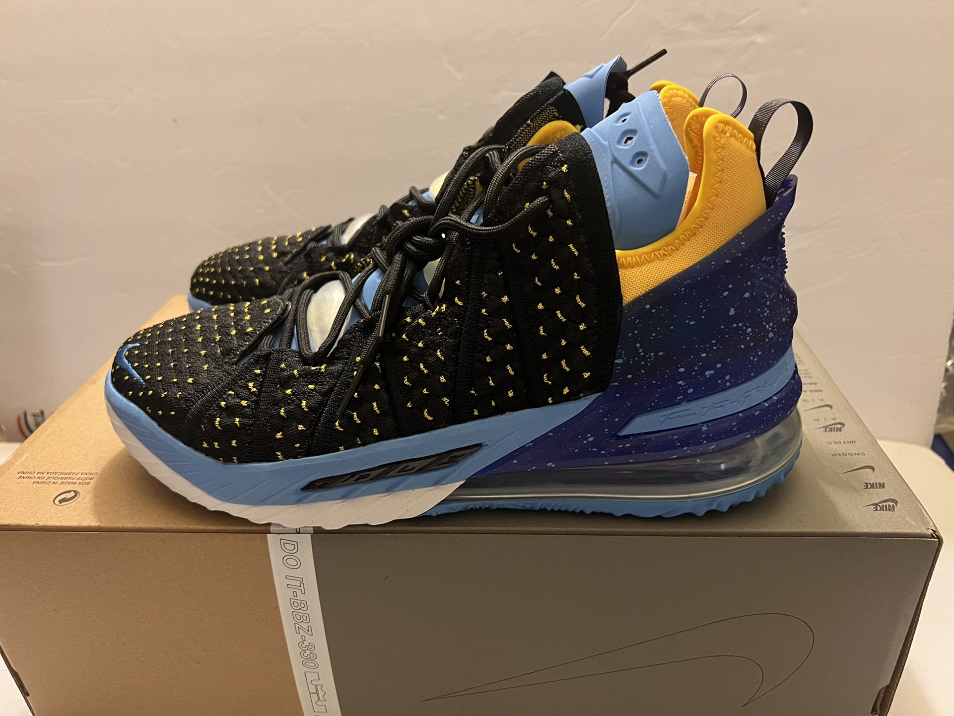 Nike Lebron 18 Lakers Heritage 2021 Mens Sz 9 display picture 1