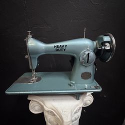 Vintage Deluxe Precision Built R E A Sewing Machine Teal Blue Japan