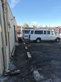 2000 Ford E-350