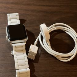 Apple Watch 1st Gen With White Band 