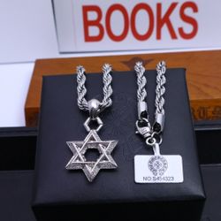 c𝐡𝐫𝐨𝐦𝐞 𝐡𝐞𝐚𝐫𝐭𝐬 necklace