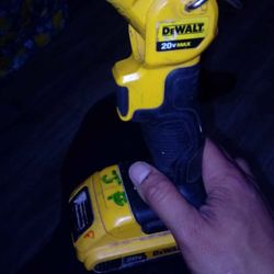 DeWalt v20 Max Light