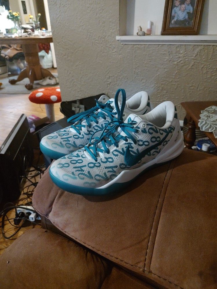 KOBE 8s Emerald Green