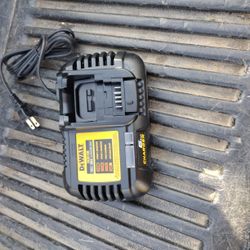 DeWalt 60v Flexvolt Charger 