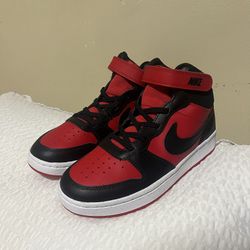 Nike Kids' Court Mid high-top sneaker in a black and red colorway with a white sole   Size 3Y Like New