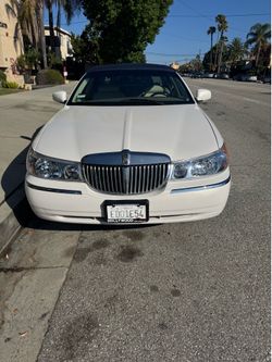2000 Lincoln town car Cartier edition