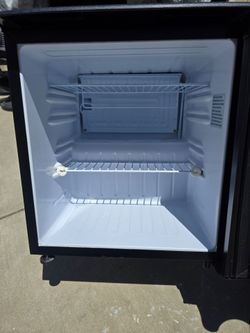 Mini refrigerator  travajando