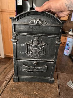 Vintage style wall Mount mailbox