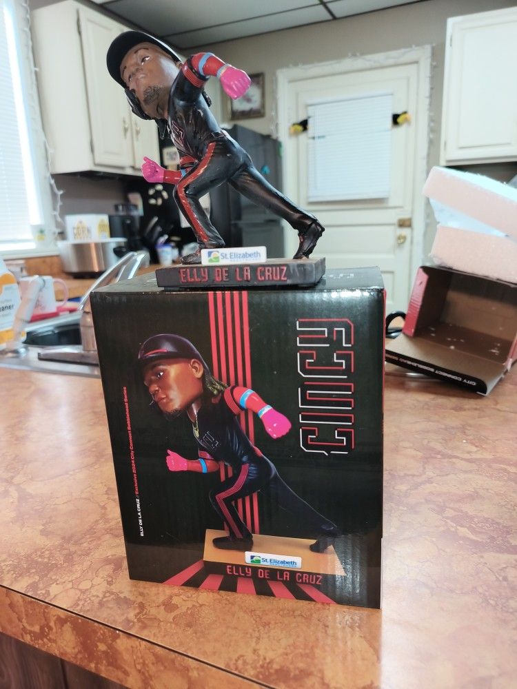 Elly De La Cruz Bobblehead