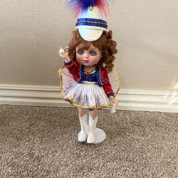 Adora Parade Belle