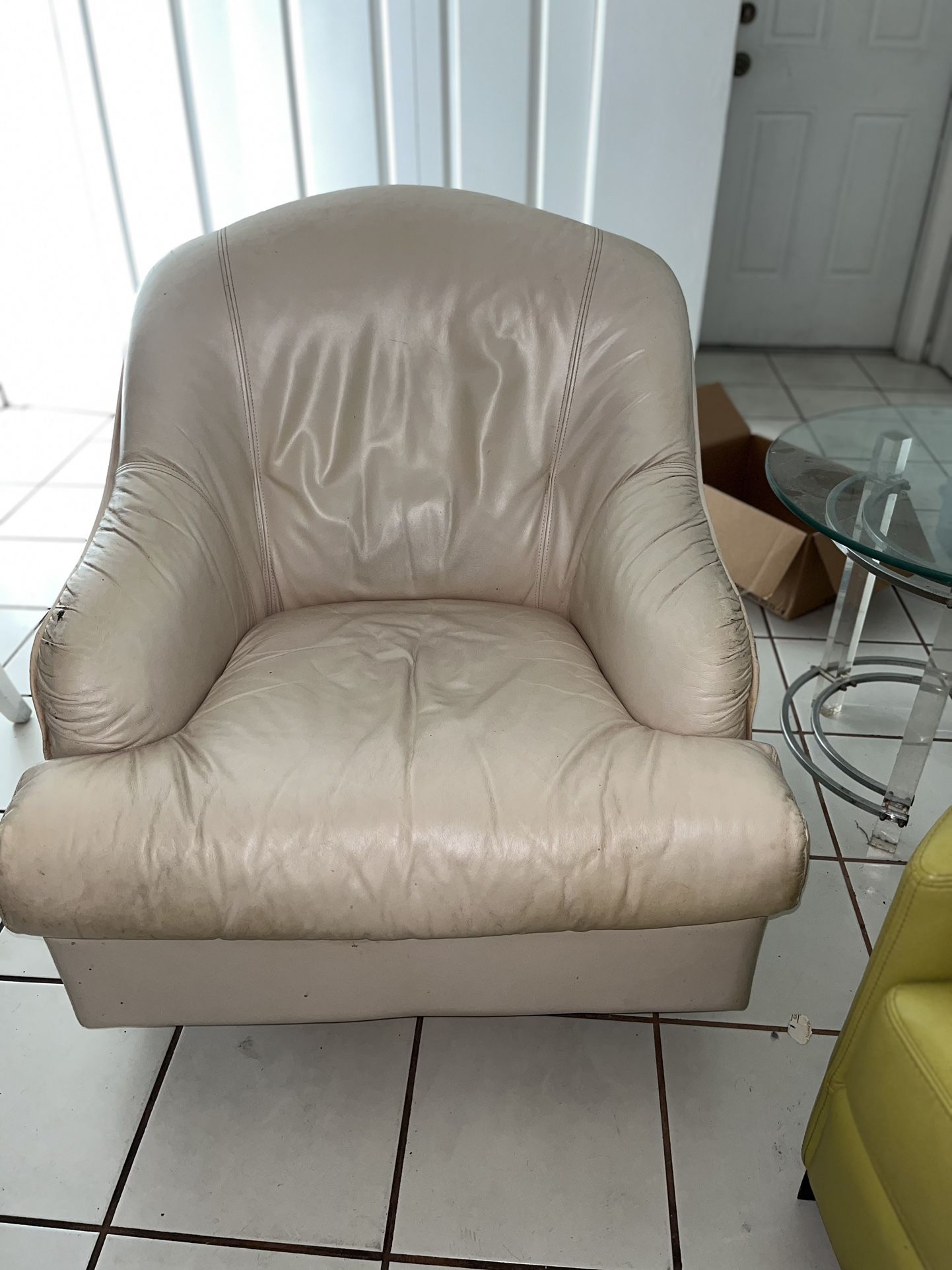 Free 2 Swivel Armchairs 