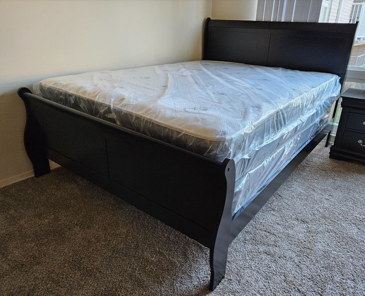 🔥🔥🔥New in box black queen bedroom set all 5pcs with chest 🔥🔥🔥