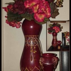X2 VINTAGE HAND PAINTED GOLD BURGUNDY FLORAL FLOWER VASE ACCENT TABLE DECOR LOT