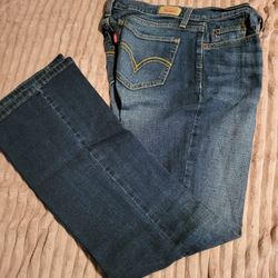 Women's Levi's