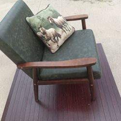 Green Gray Smoke Wood MCM Cozy Chair With County Pellow