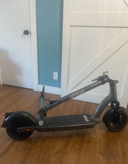 Apollo Air 2024 Scooter 21mph Practically Brand New, Less than 500 miles Of Use. Charger, Toolkit, Replacement Strap, Kickstand And Wheel Included