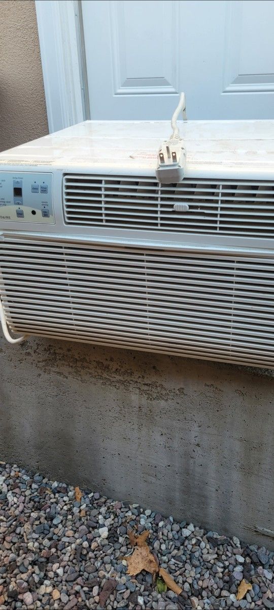 WINDOW  A/C