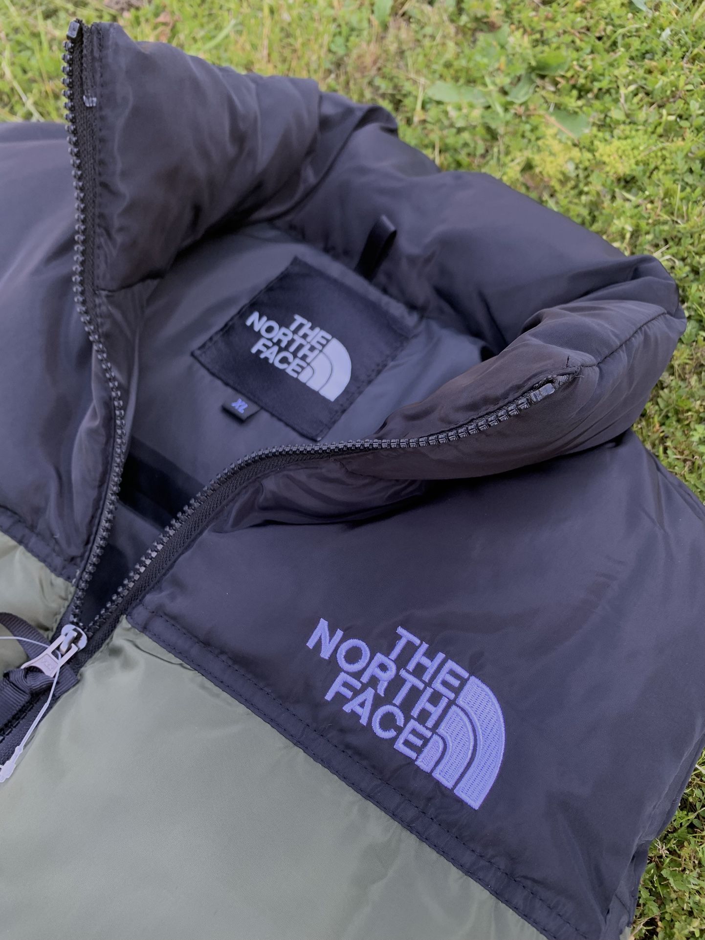 New The North Face Green and BlackPuffer Vest Unisex