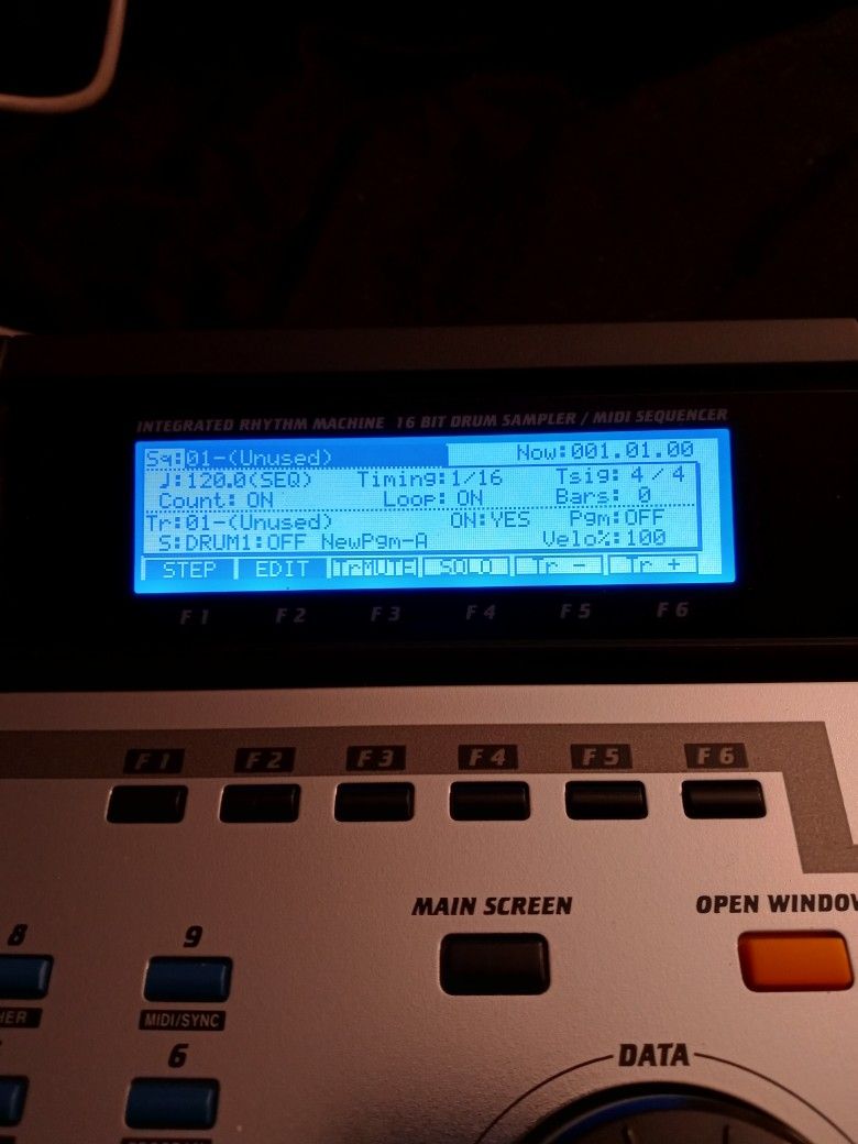 Akai Mpc 2000xl Se3 Special Edition ($1000 Cash Or Trade For Mpc 2500 Or Mpc Live Or Mpc Renaissance + Cash On Top
