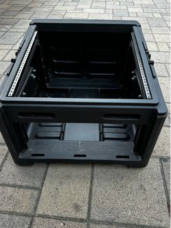 SKB Mixer Case with 4 Units , Rolling wheels