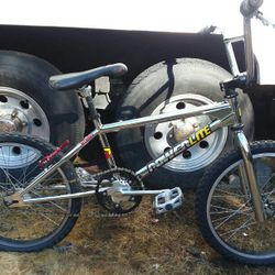 97 Powerlite P28 Intruder Mint