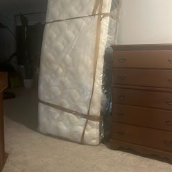Almost New Premium Twin XL Mattress In Perfect Condition 