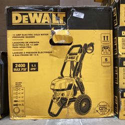 DEWALT 2400 PSI 1.1 GPM Cold Water Electric Pressure Washer 