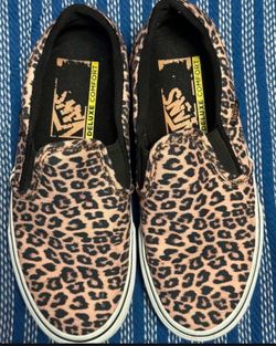 Vans Leopard Cheetah Women’s Size 6