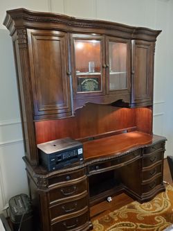 Office Desk/Hutch