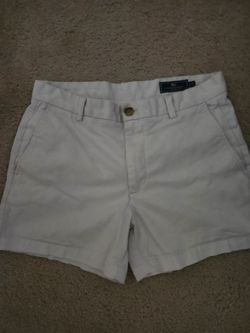 Vineyard vines young man shorts, size 32