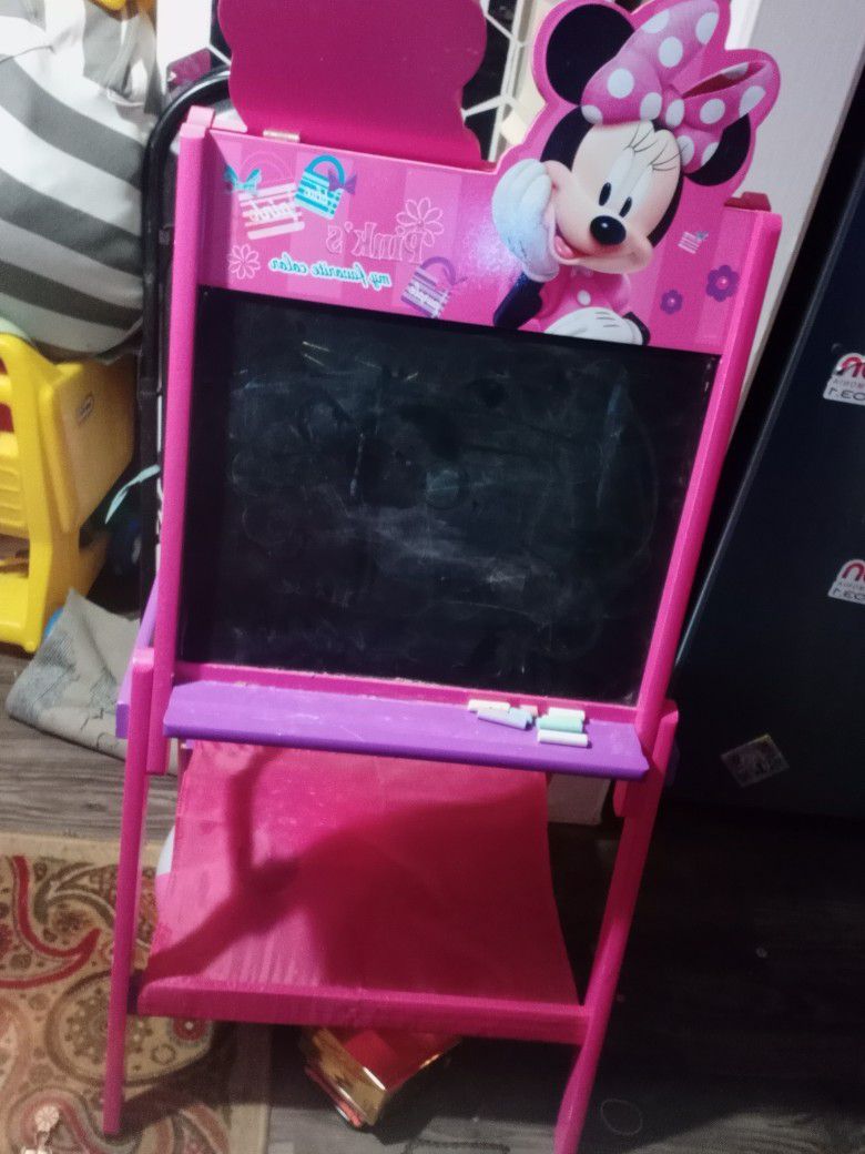 Minnie Mouse Easel 