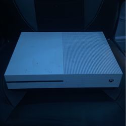 Xbox One S console 