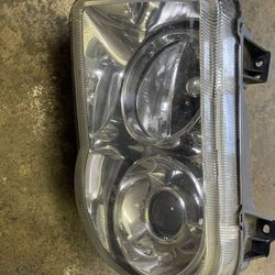 2006 Chrysler 300 Oem Left Headlight