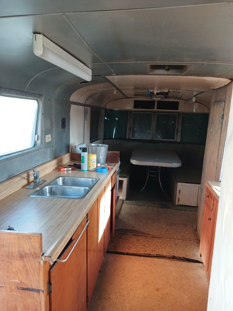 1940s VINTAGE SPARTAN TRAVEL TRAILER