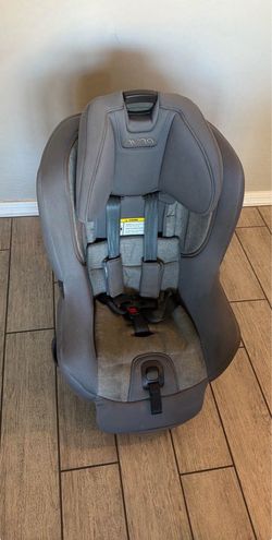 Nuna Rava Convertible Car seat