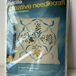 Bucilla Creative Needlecraft 16" Decorator Pillow Kit 2036 Flowers Entwined New